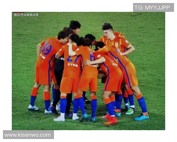 重庆篮球队团队协作引发热议球迷对战术配合与球员默契产生分歧