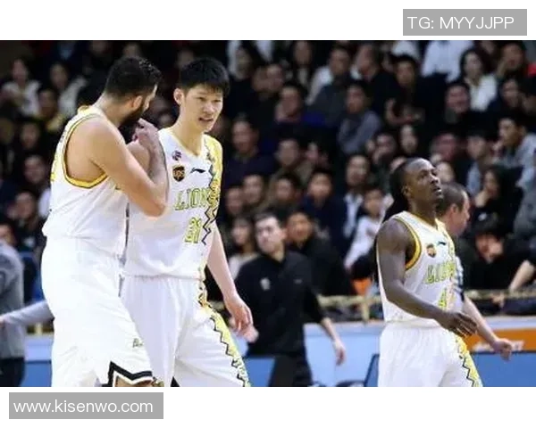 重庆羽毛球队以74分稳居联赛积分榜首位展现强劲实力